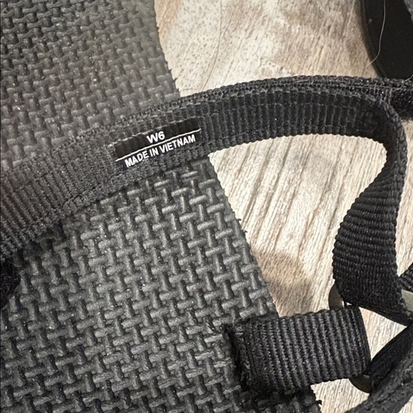 Teva Black slim strap Velcro Sandals size 6 - Picture 4 of 6